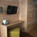 Hirschen Inn 2*