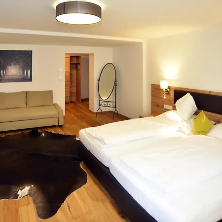 Hirschen 2* Райт-бай-Зеефельд