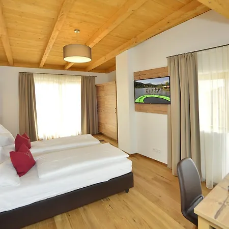 Мини-отель Hirschen 2*