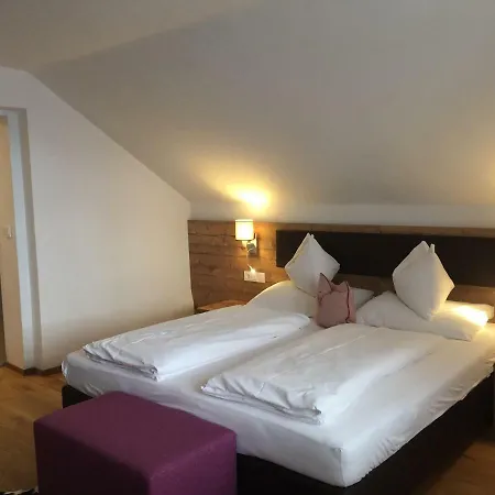 Hirschen Мини-отель 2*